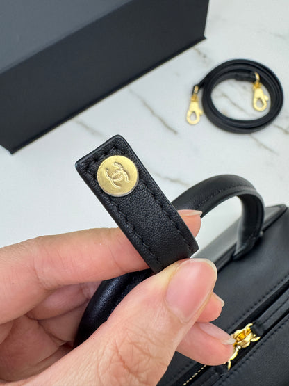CHANEL 26A Mini 保齡球包 黑色