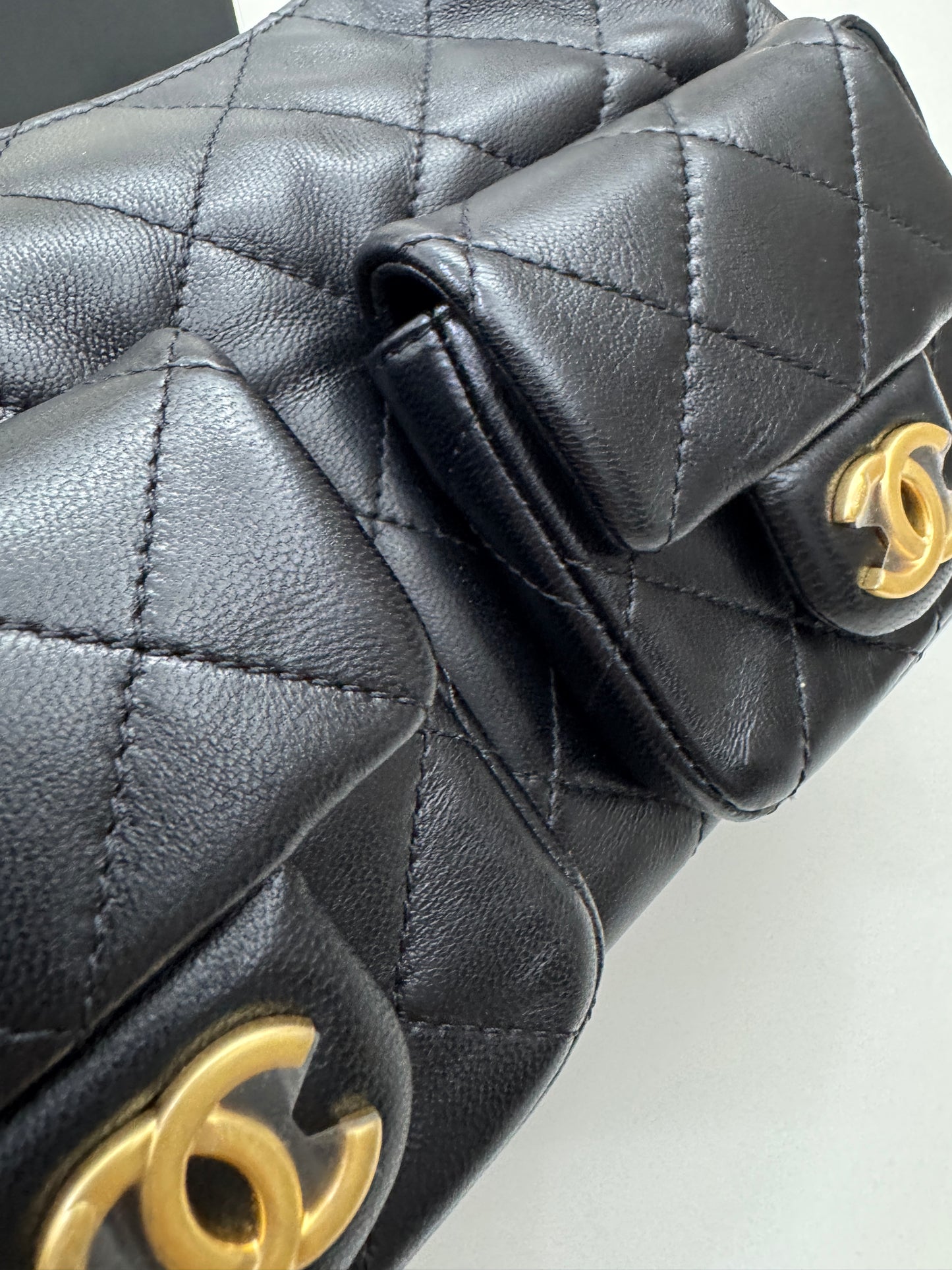 CHANEL 25C 多口袋Hobo 黑色