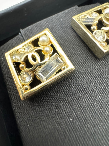 CHANEL 22C方形鏤空耳環