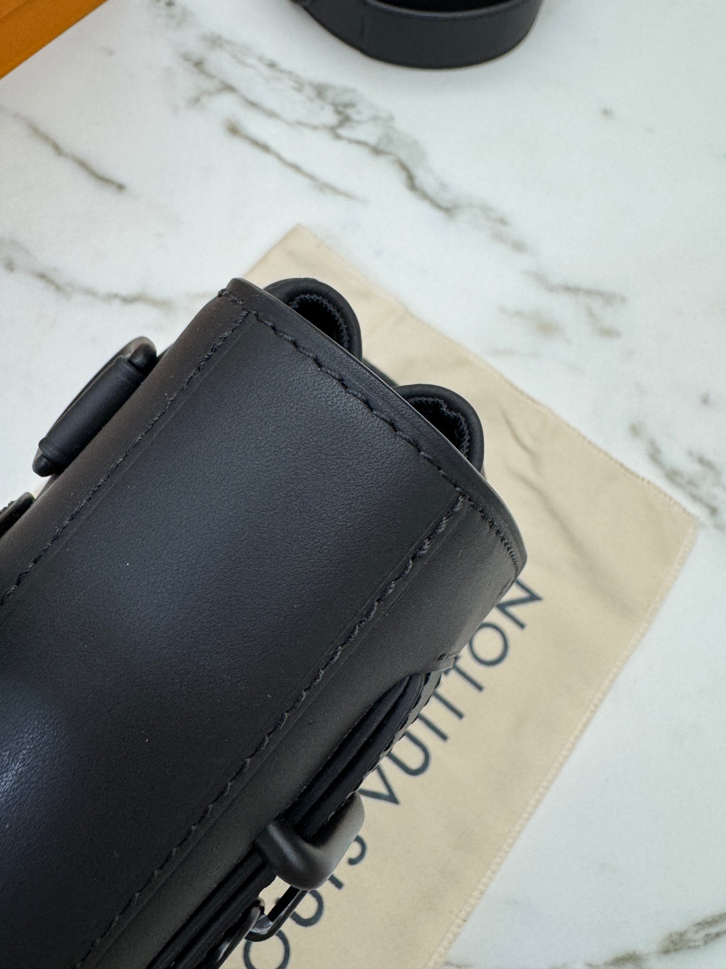 LV Steamer PM Ultra Black