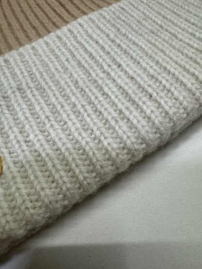 LV 狐狸毛球冷帽 奶茶色