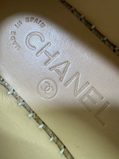 CHANEL 全皮漁夫鞋 杏拼黑