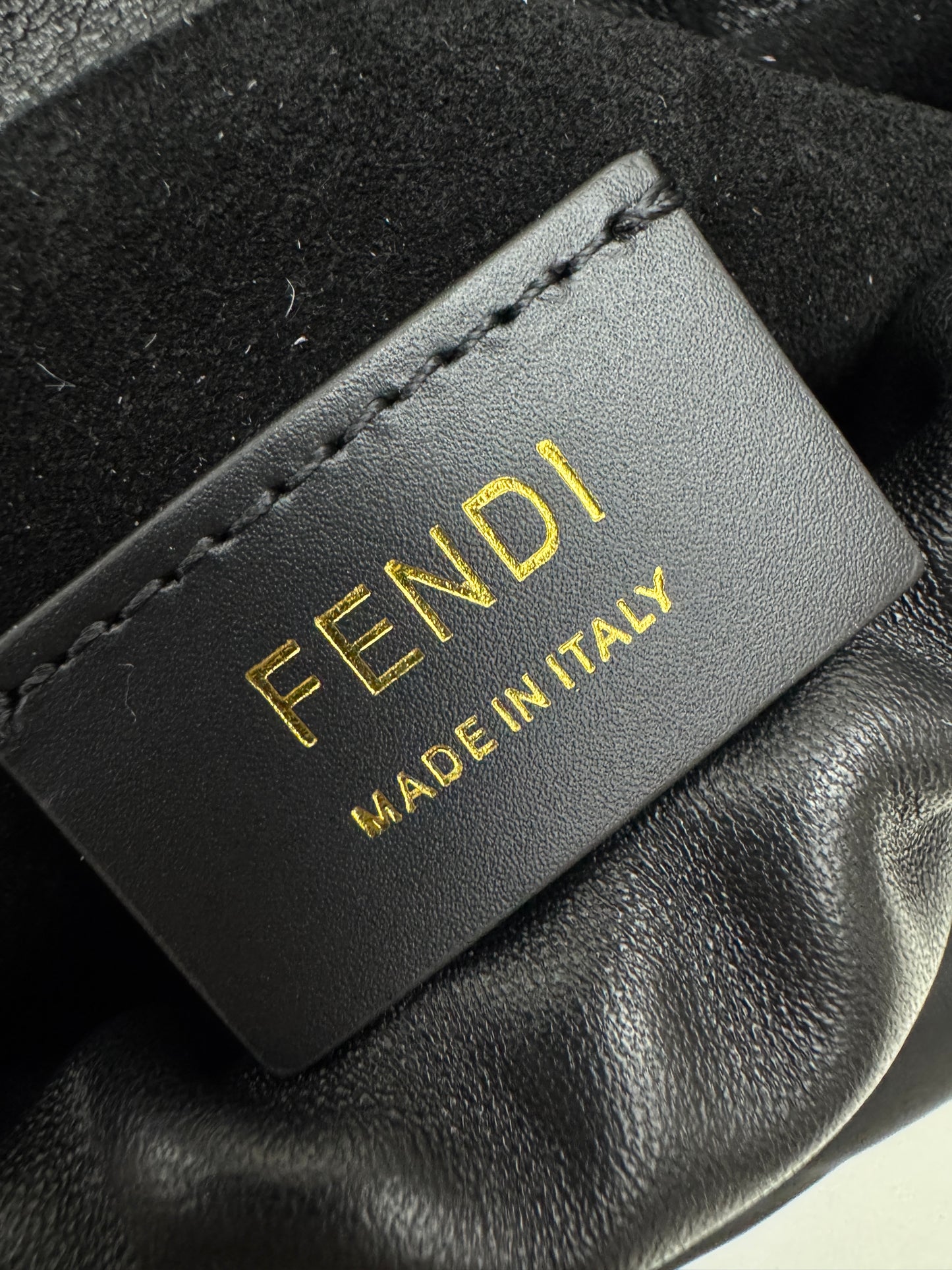 FENDI Mamma Baguette 黑色 Medium