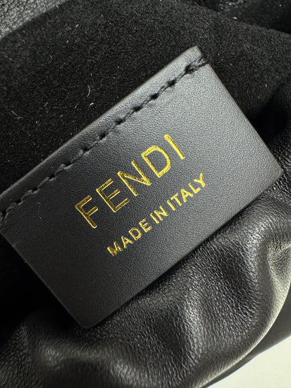 FENDI Mamma Baguette 黑色 Medium