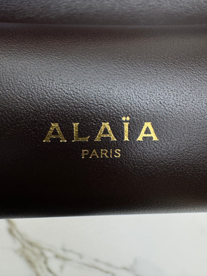 ALAIA Le Click East West Medium 深棕色