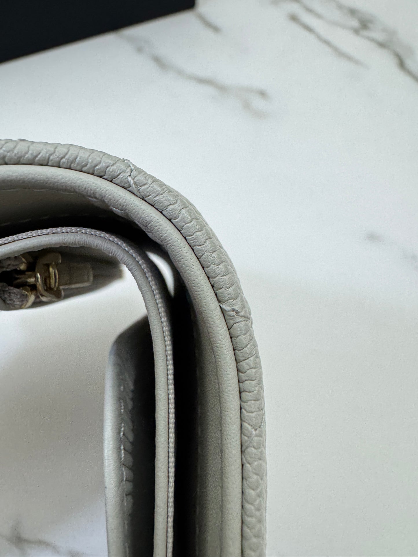 CHANEL Passport Holder 淺灰