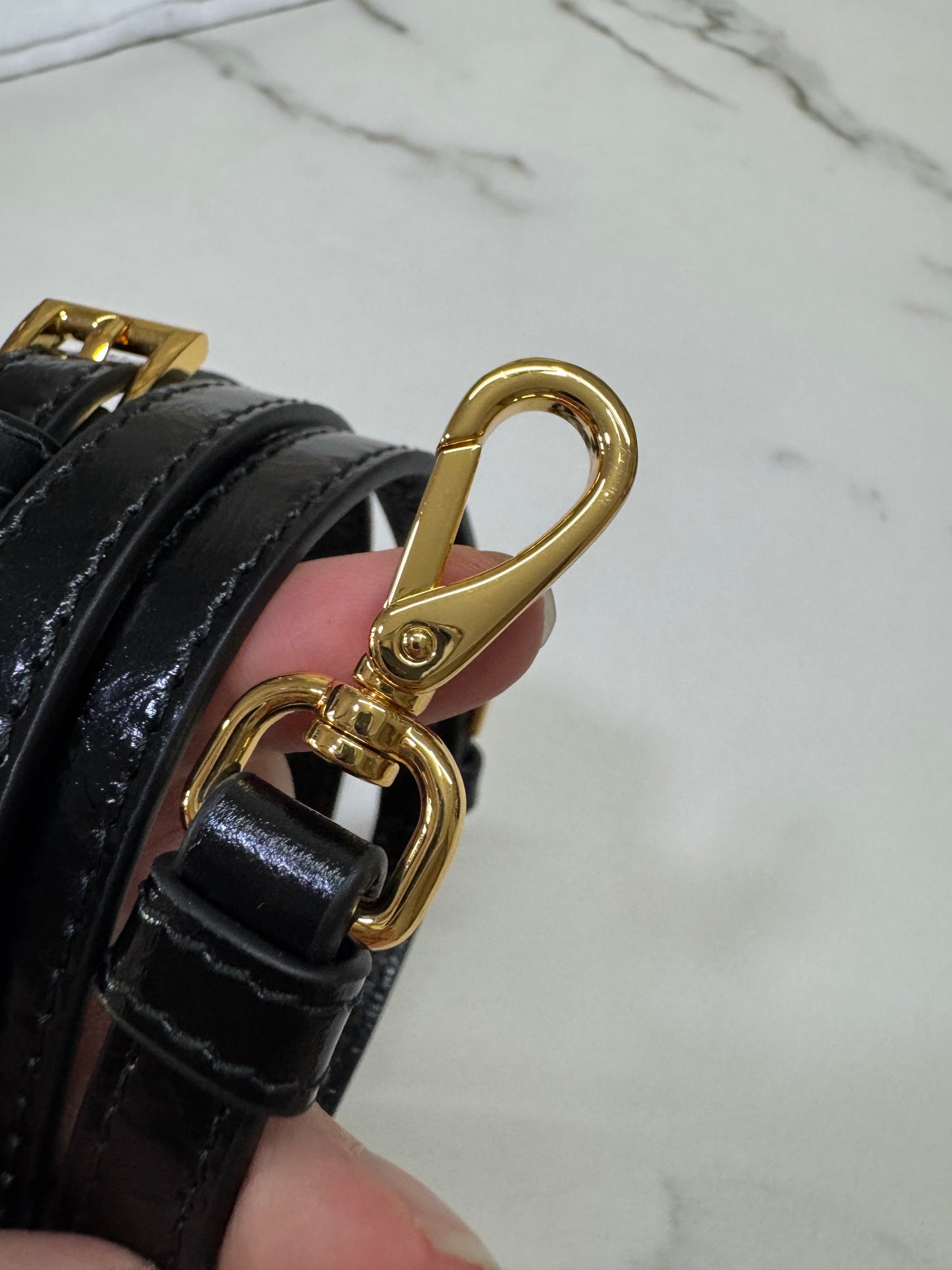 PRADA Soft Lux 中號 黑色