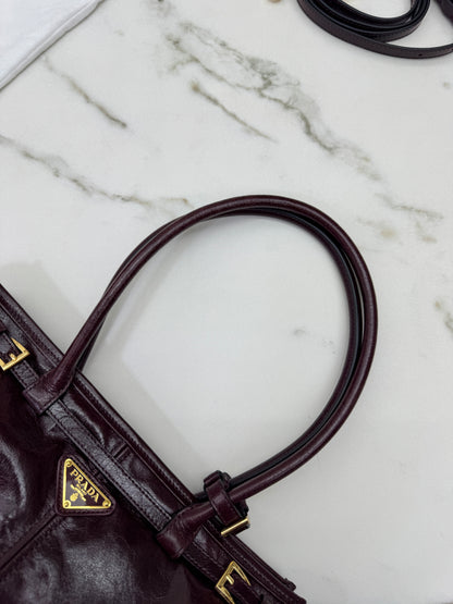 PRADA Bonnie Medium 酒紅油臘皮