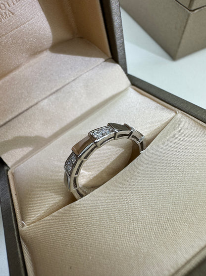 BVLGARI Serpenti Ring 白金色半鑽