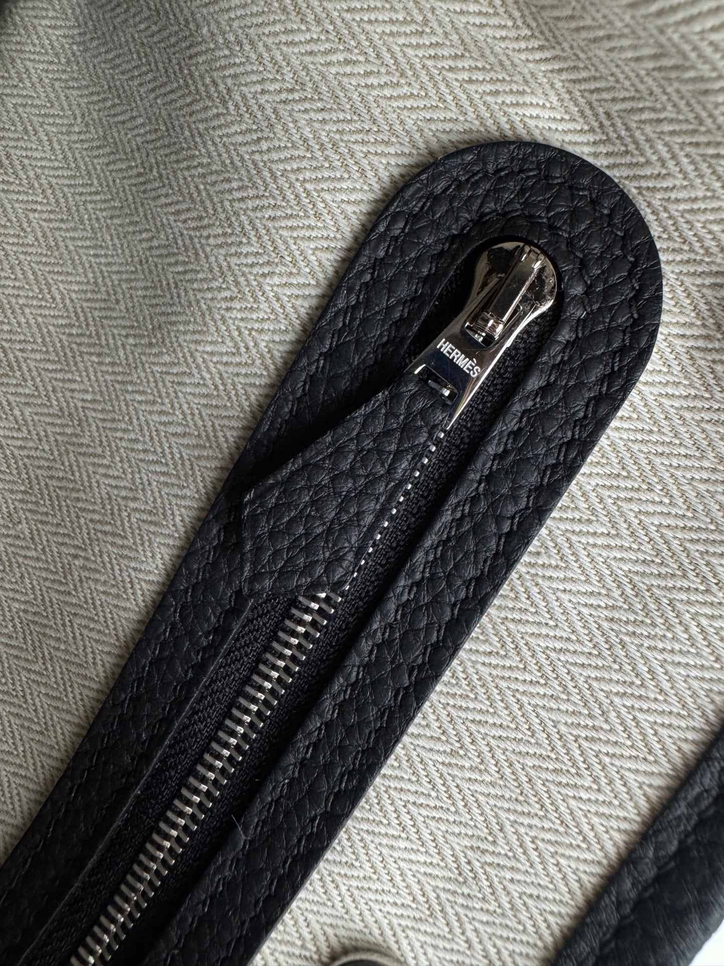 HERMES Neo Garden 23 黑色全皮 Negonda