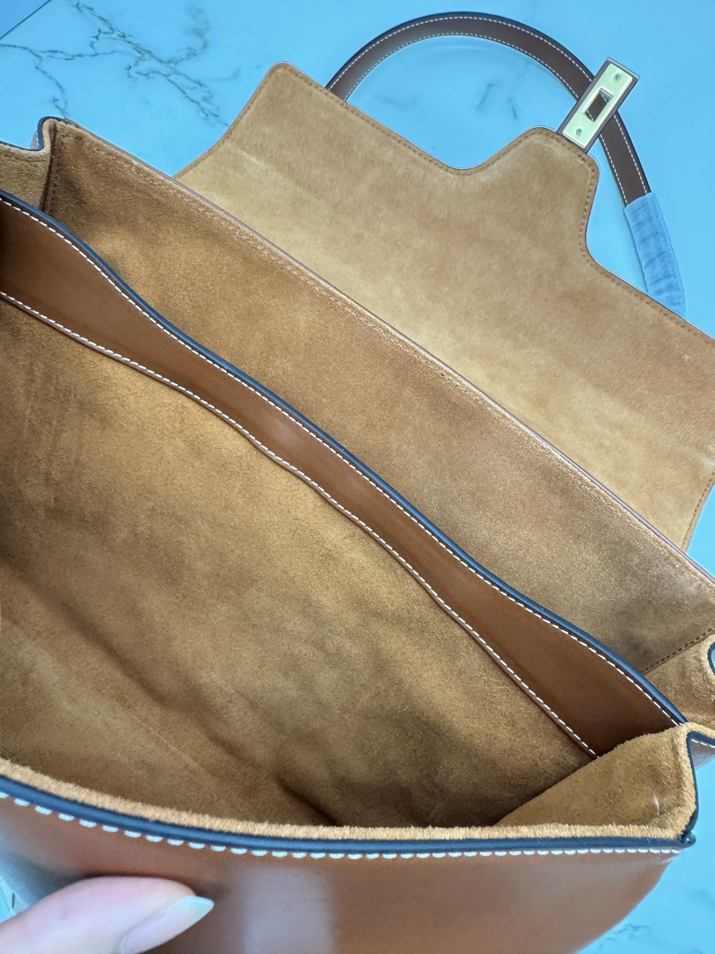 CELINE Soft 16 Medium 棕色