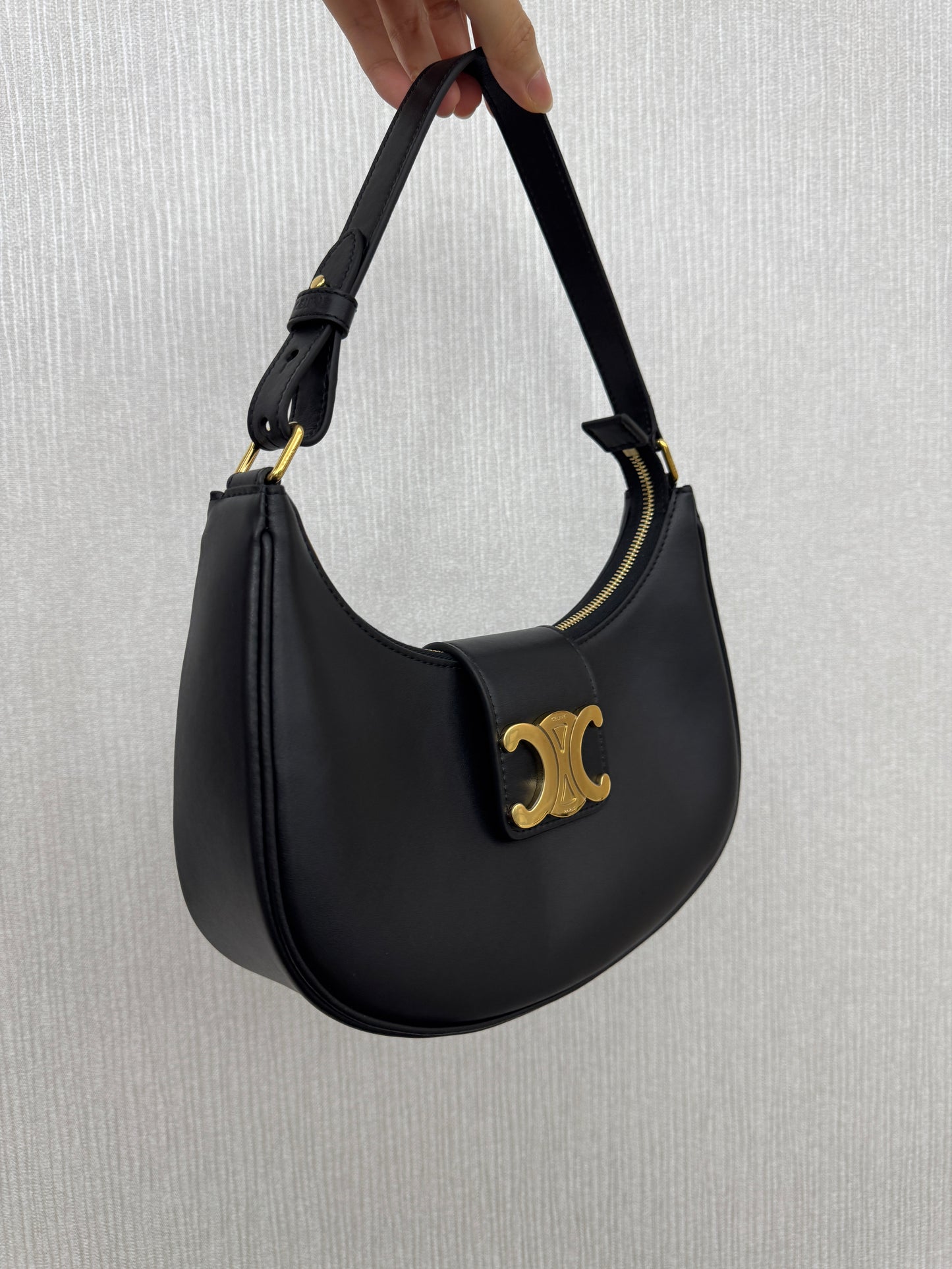 CELINE Ava Triomphe Hobo