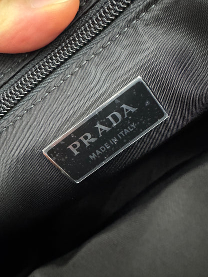 PRADA Cini 郵差包黑色 Medium