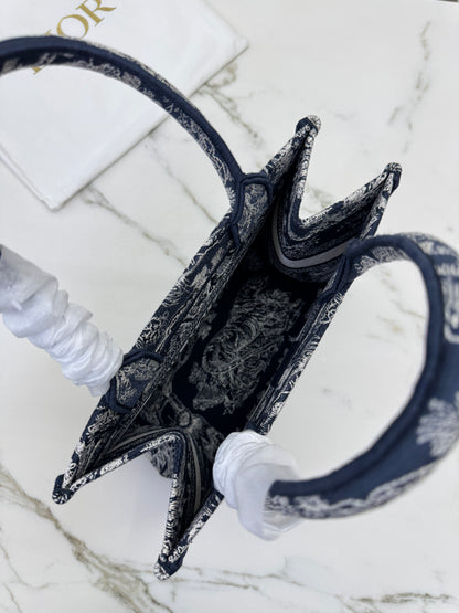 DIOR Book Tote Toile de Jouy Reverse Small