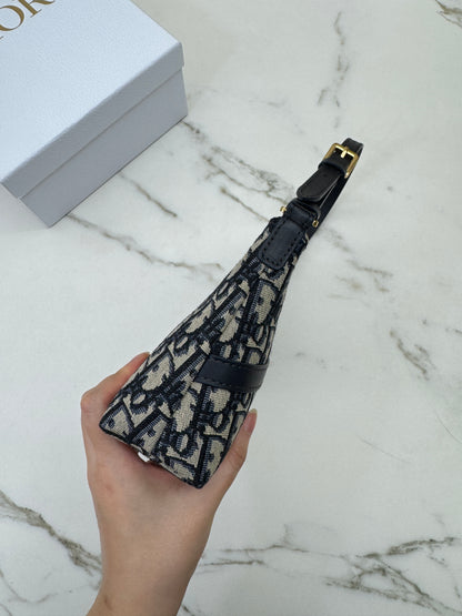 DIOR Miss Caro Hobo