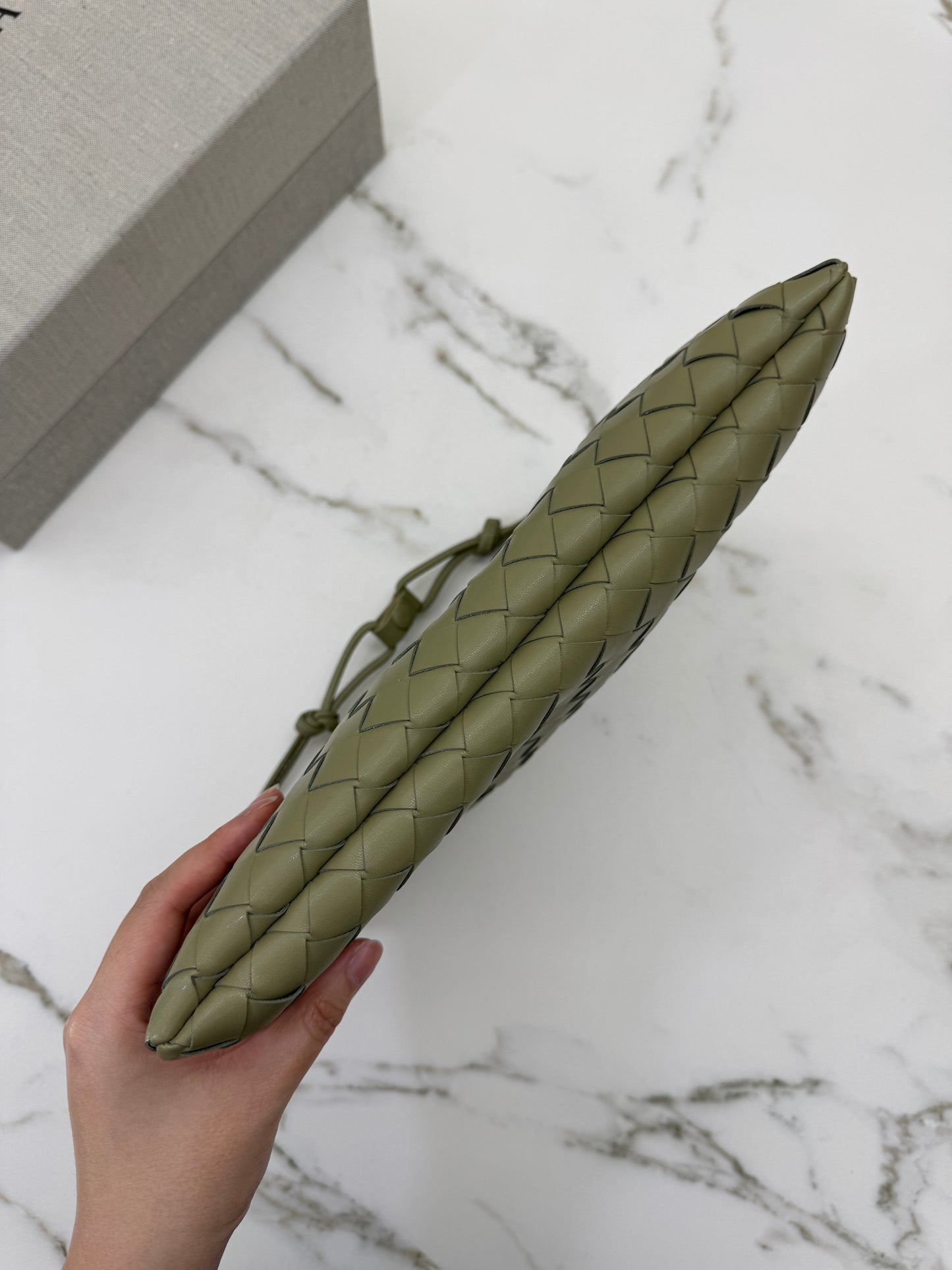 BV Dust Bag Medium 洞石綠 Travertine