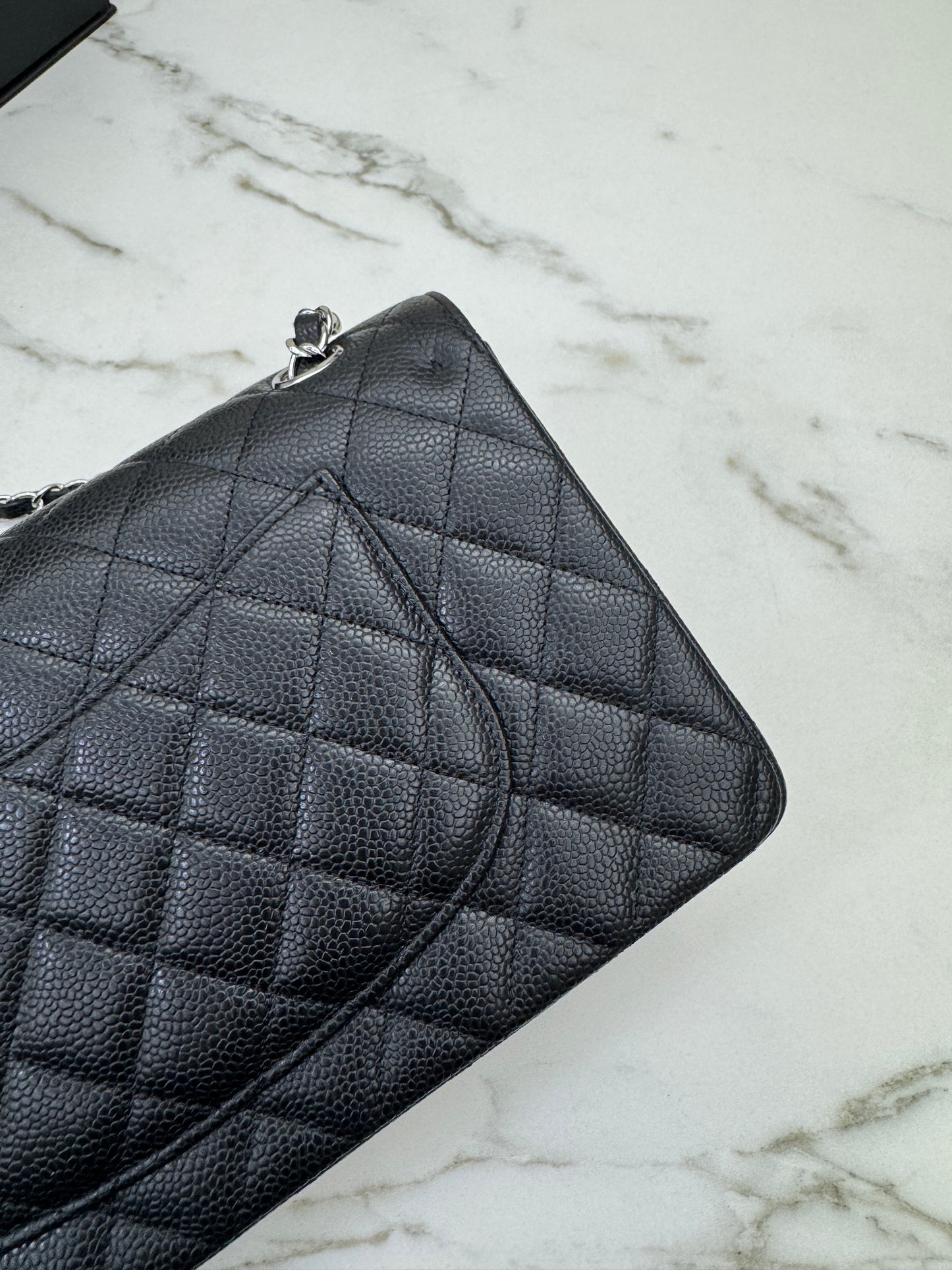CHANEL CF25 Medium 黑銀牛