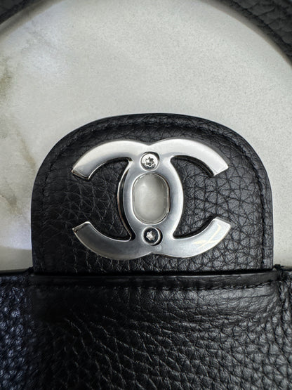 CHANEL 26S Maxi Flap Bag 黑銀小號（32cm)