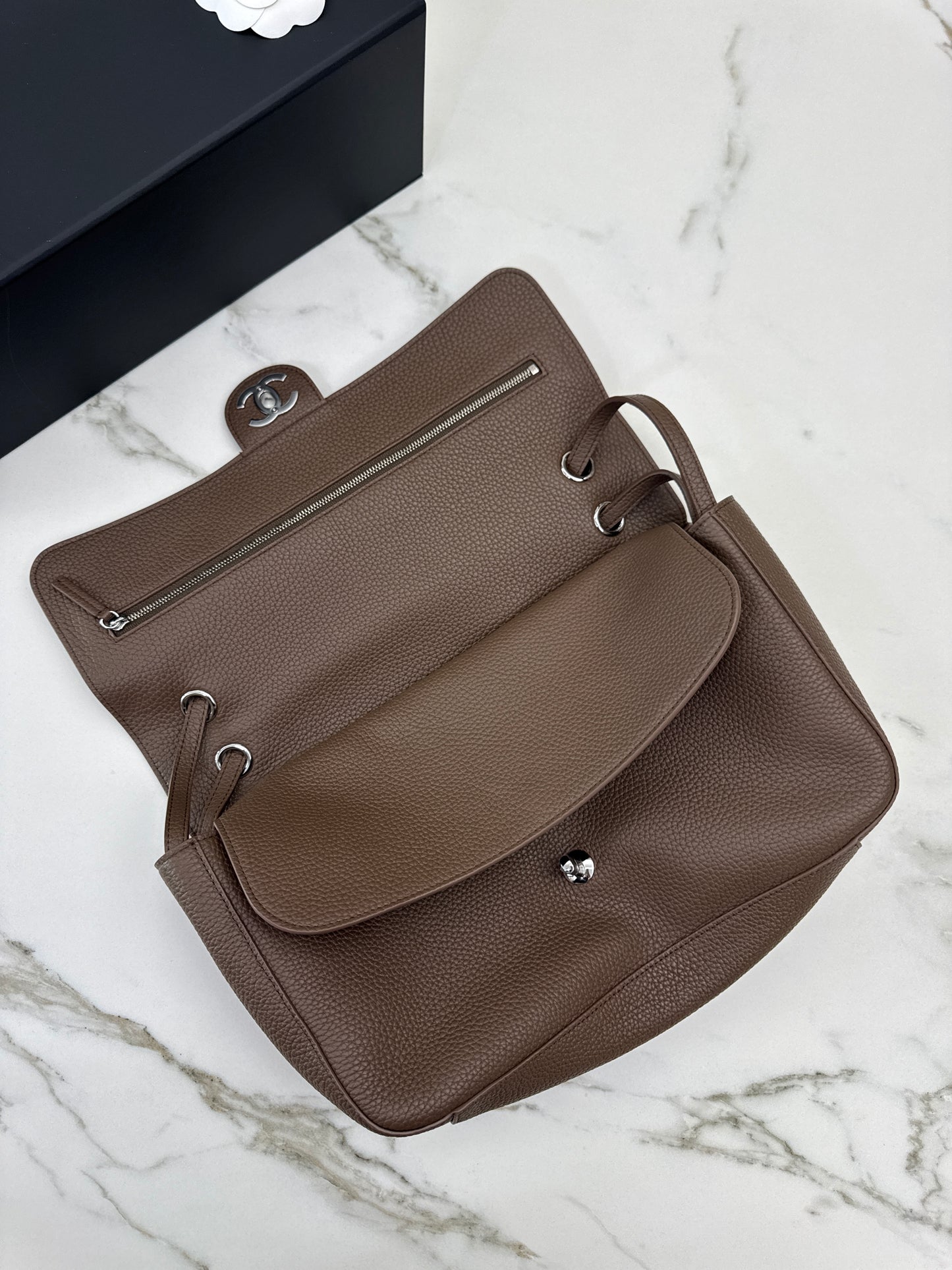 CHANEL Maxi Flap Small 32cm 大象灰/ 深卡其色 Dark Khaki