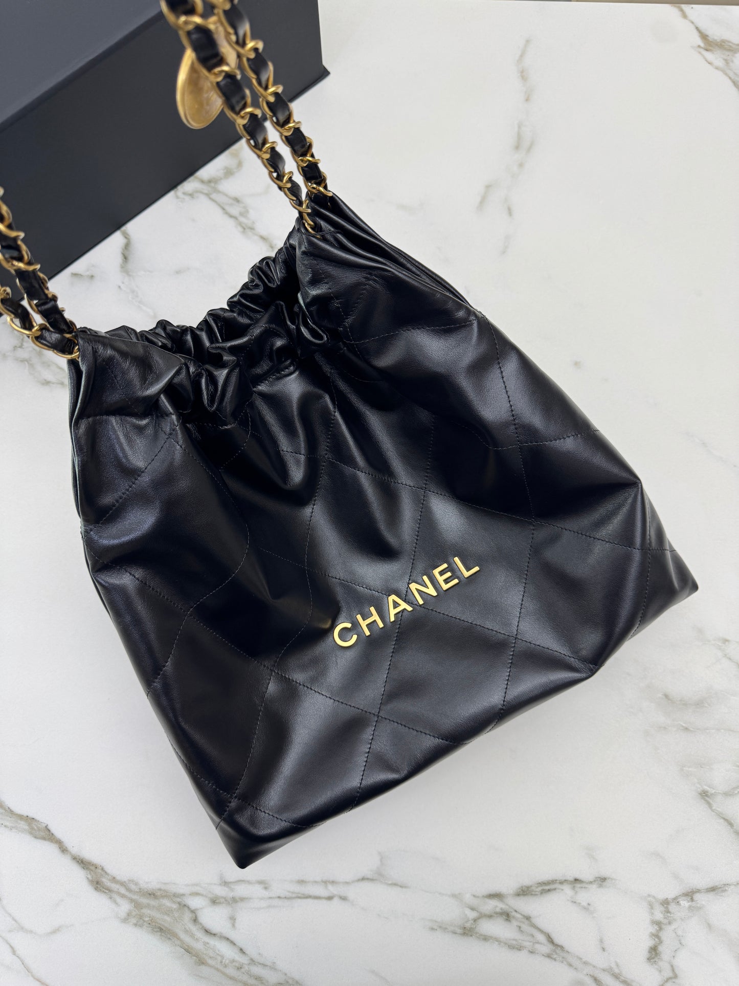 CHANEL 22Bag Medium 黑金