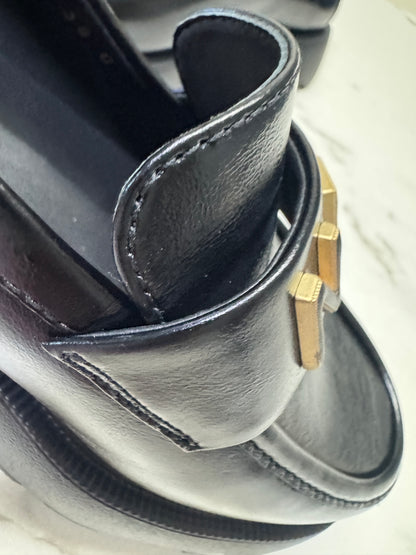 CHANEL 24B Loafer 字母樂福鞋