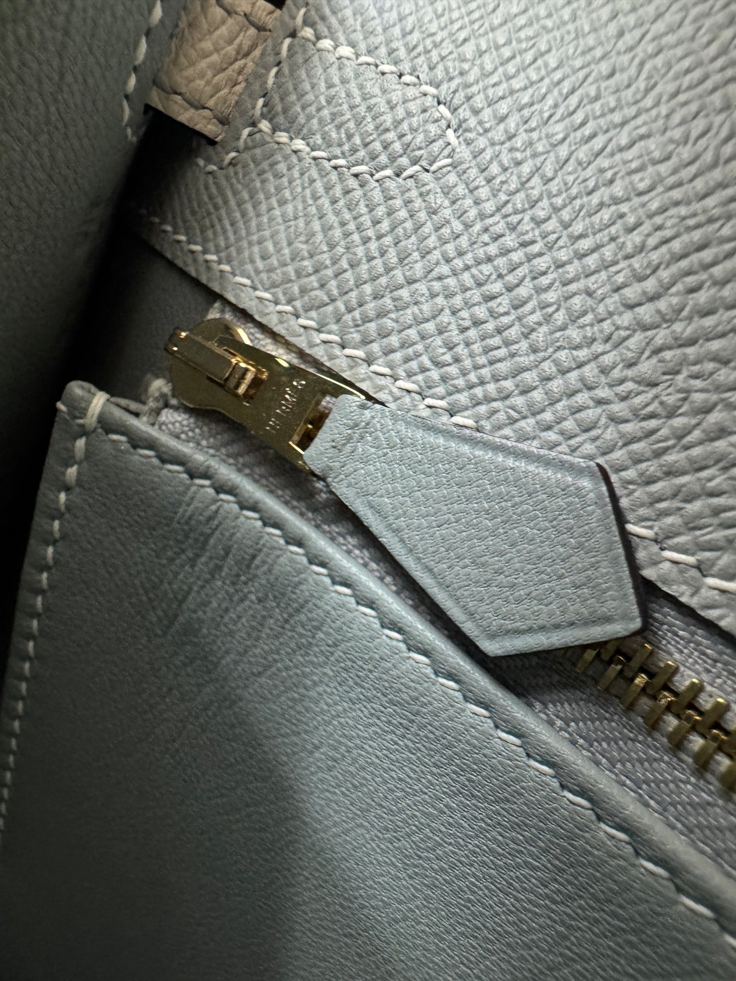HERMES Kelly 25 冰川藍拼奶昔白 Epsom 香檳金扣 8U Bleu Glacier/ 10 Craie PBHW