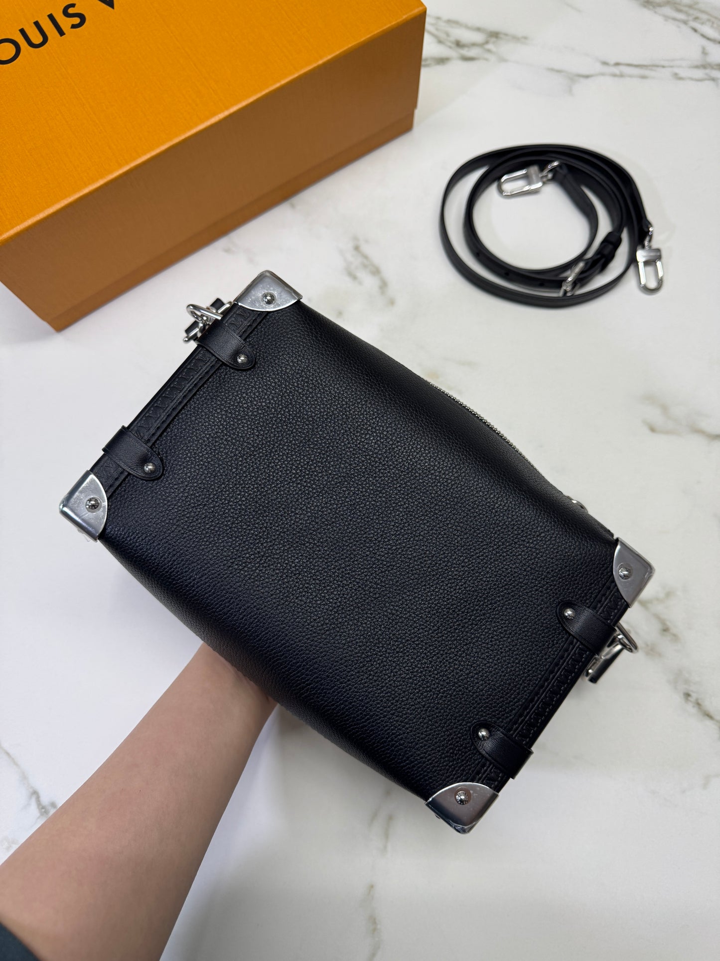 LV Side Trunk MM 黑色皮款