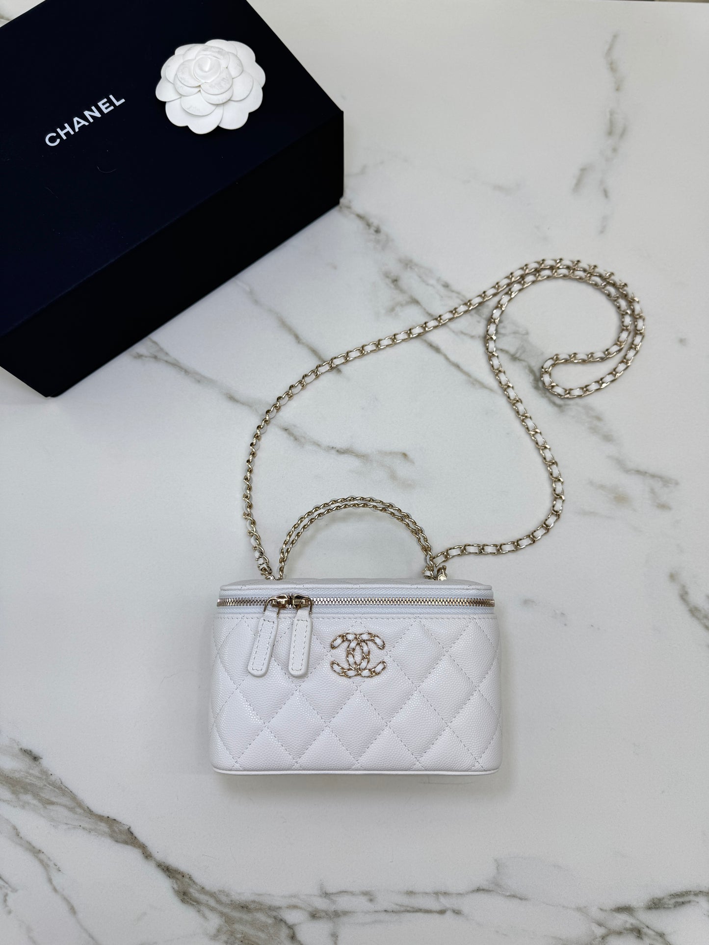 CHANEL 26S 交叉手柄長盒子 白色