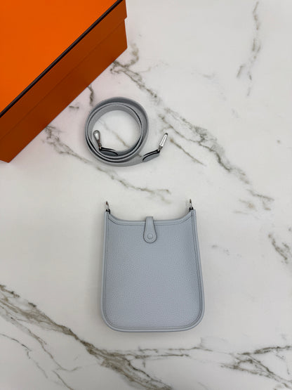 HERMES Mini Evelyne 霧霾藍銀扣 T0 Bleu Brume PHW