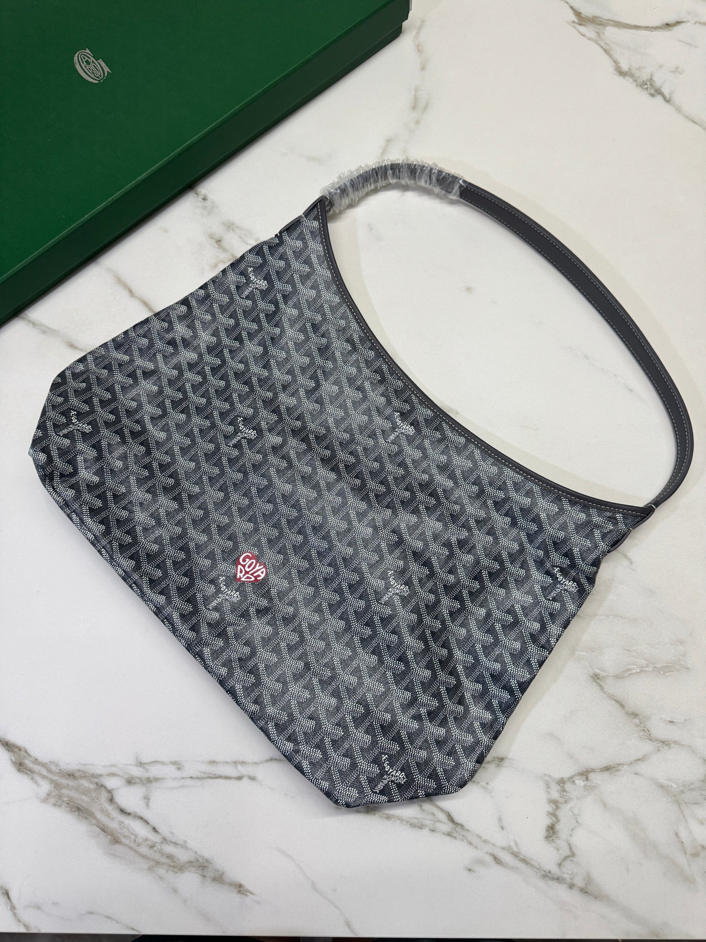 GOYARD 灰色Hobo 紅色小愛心