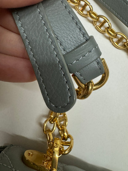 DIOR Caro 石灰色 小號