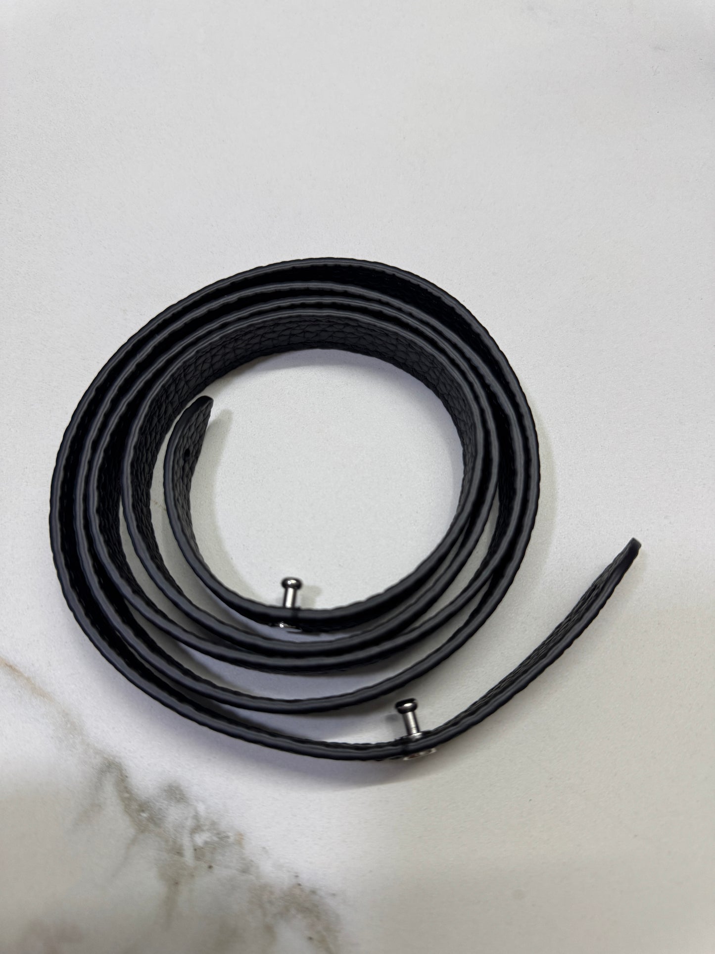 THE ROW Marguax 12 黑銀荔枝紋