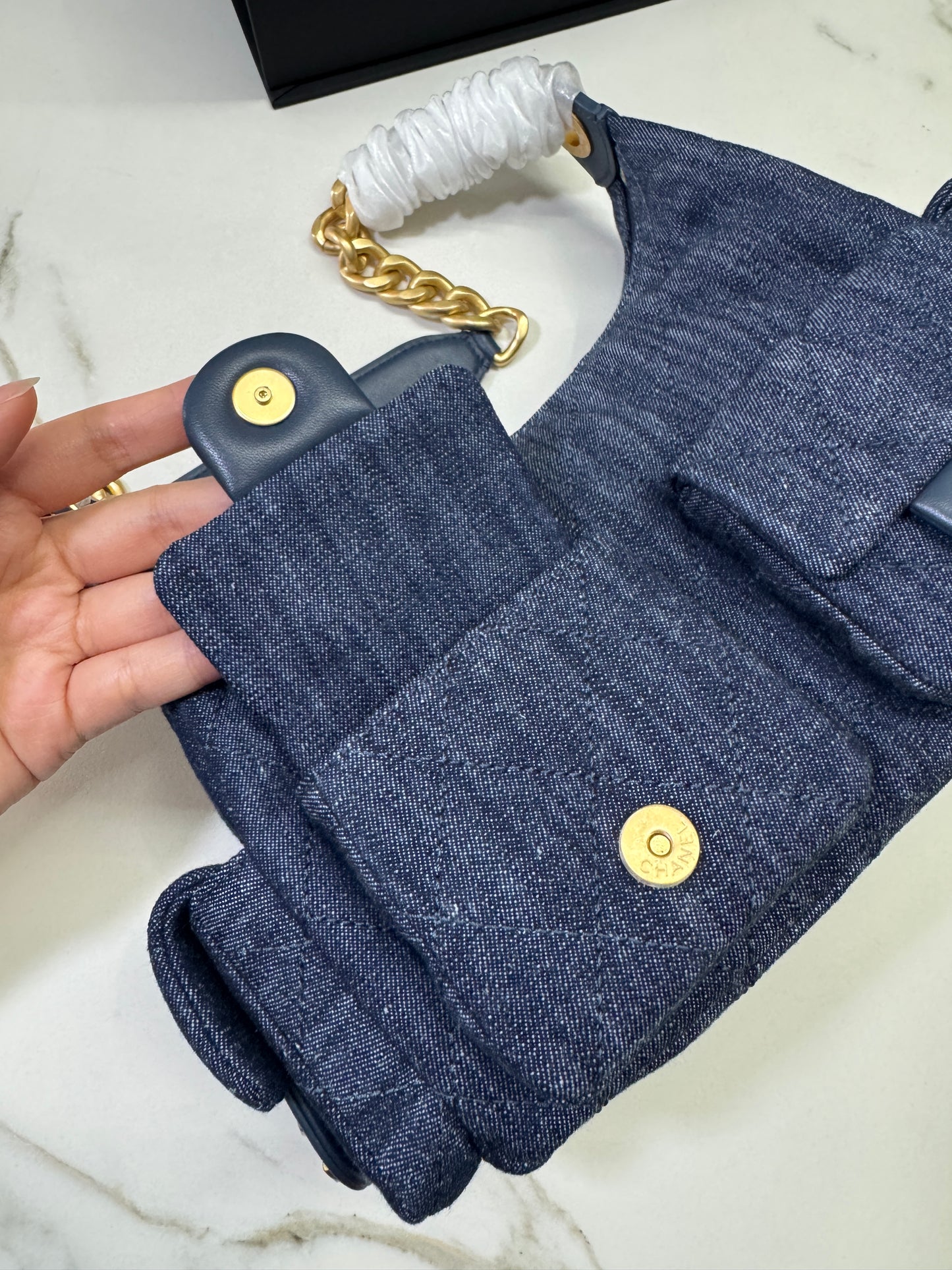 CHANEL 25C 深藍牛仔 Hobo Small