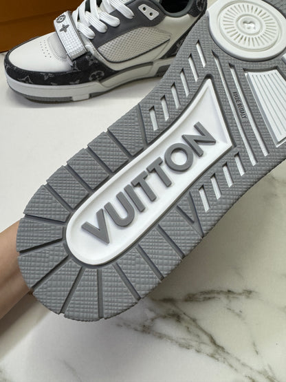 LV Trainer 25年灰牛仔