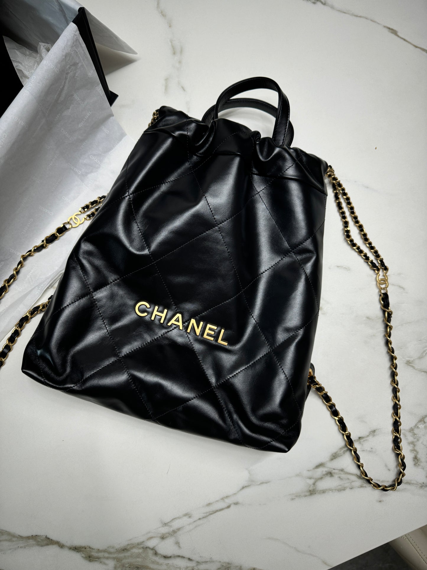 CHANEL 22 Backpack 黑金