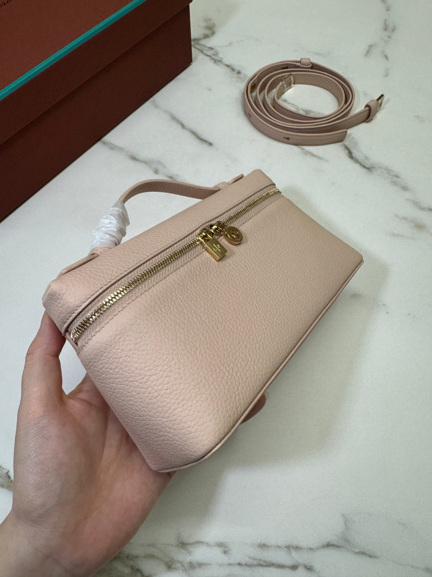 LORO PIANA Extra Pocket 19 奶油蜂蜜色 Creamed Honey