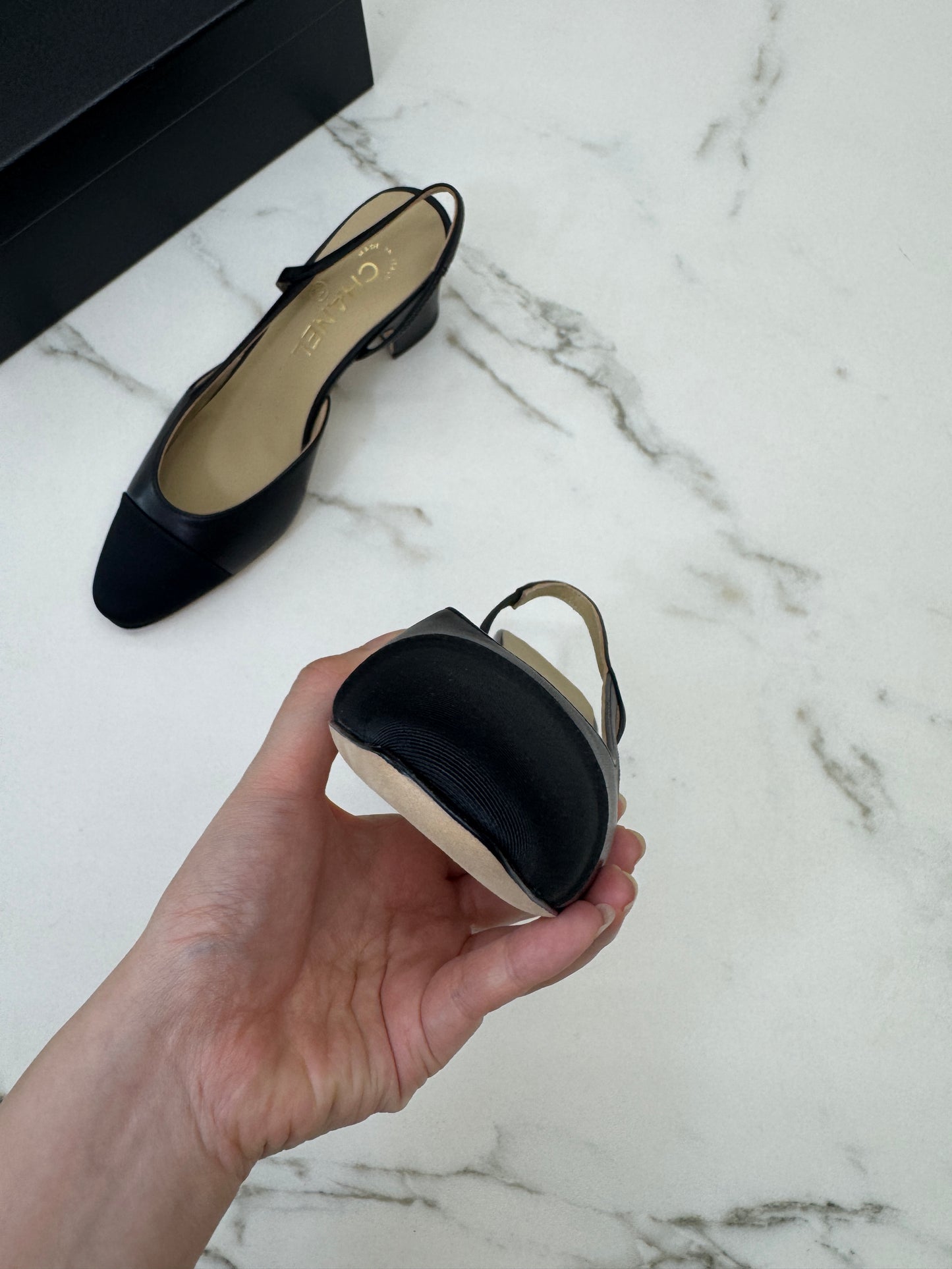 CHANEL Slingback 黑色羊皮