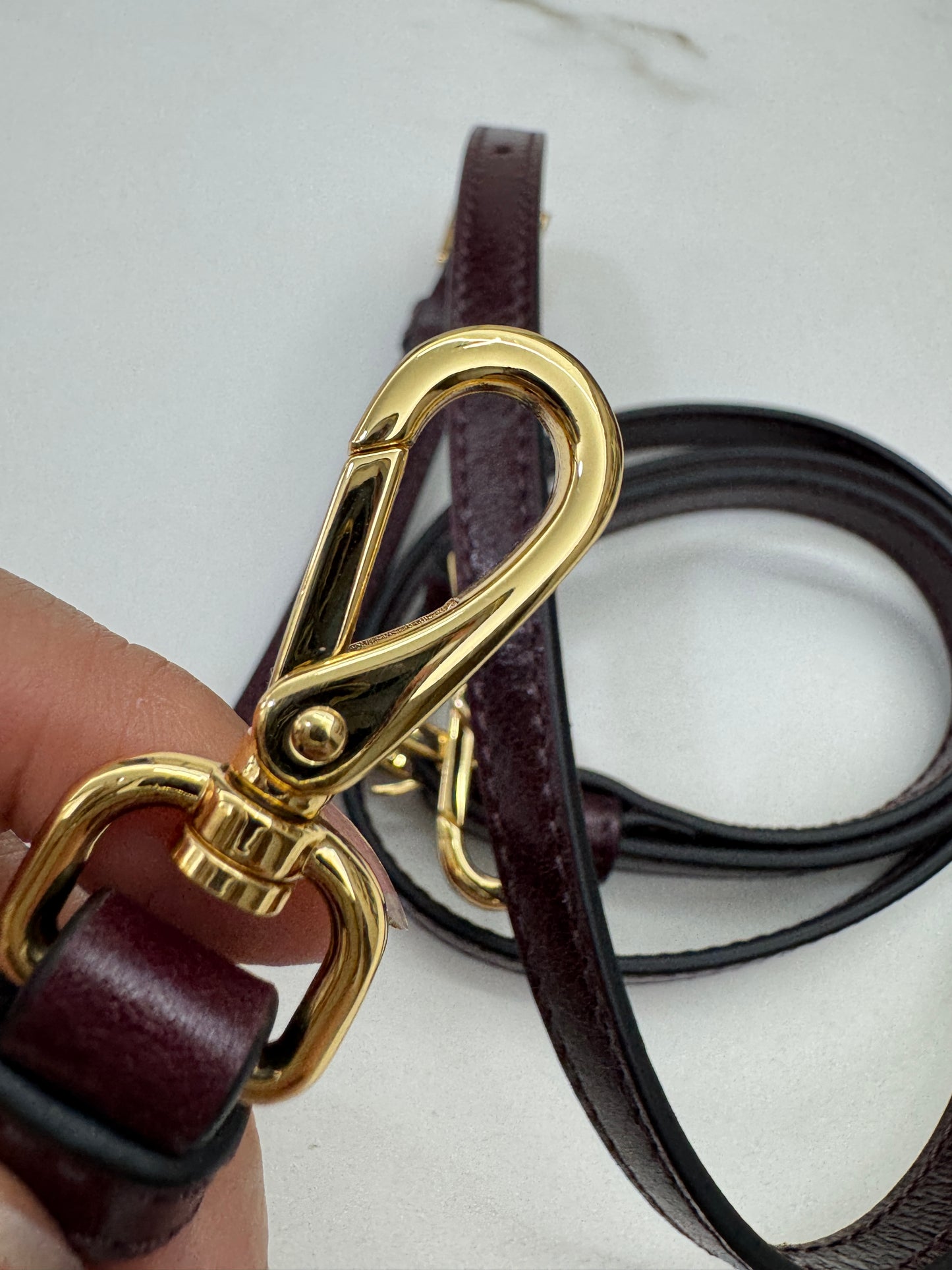 PRADA Bonnie Medium 酒紅油臘皮