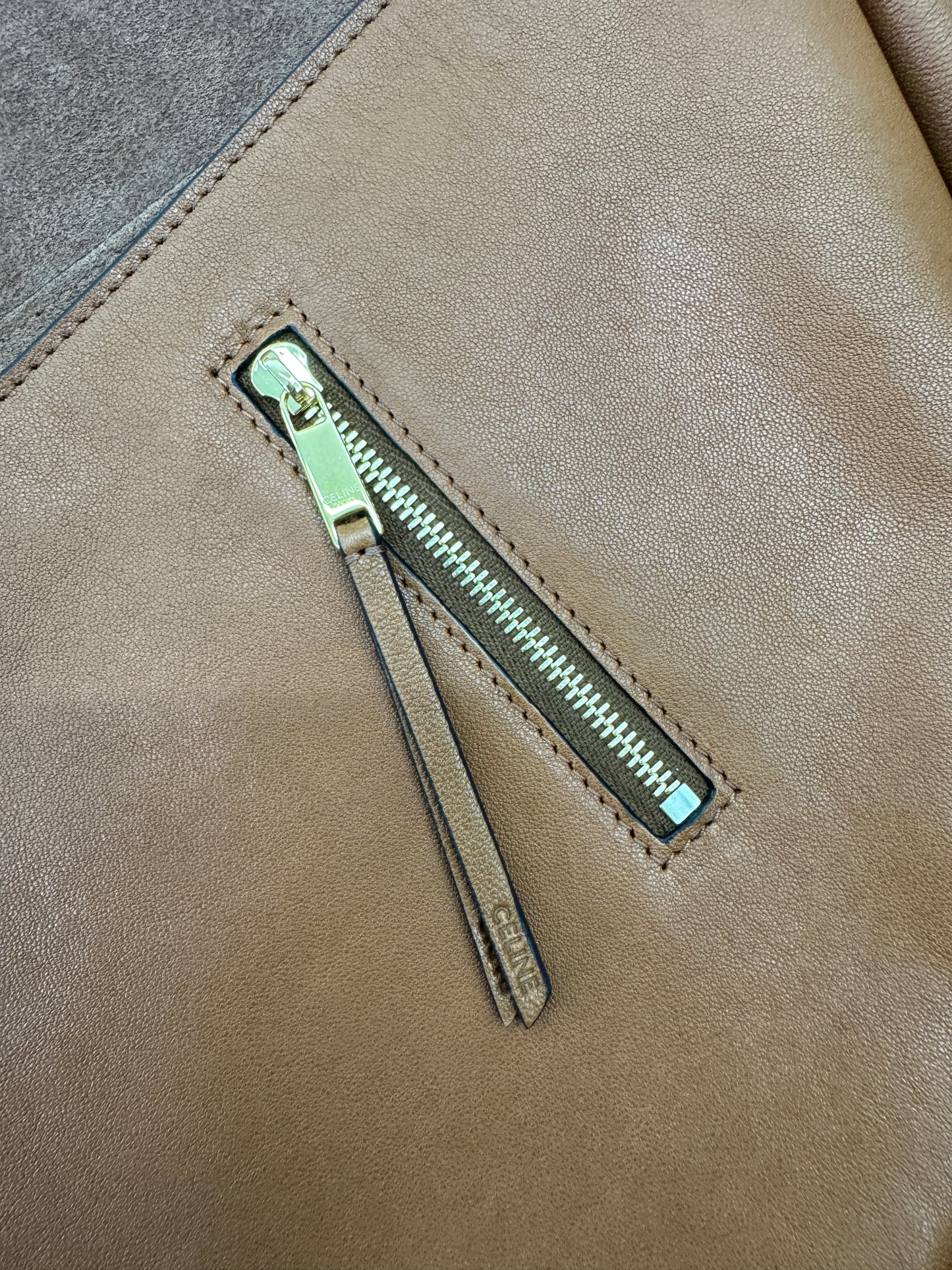 CELINE Soft Triomphe Half Moon 焦糖棕