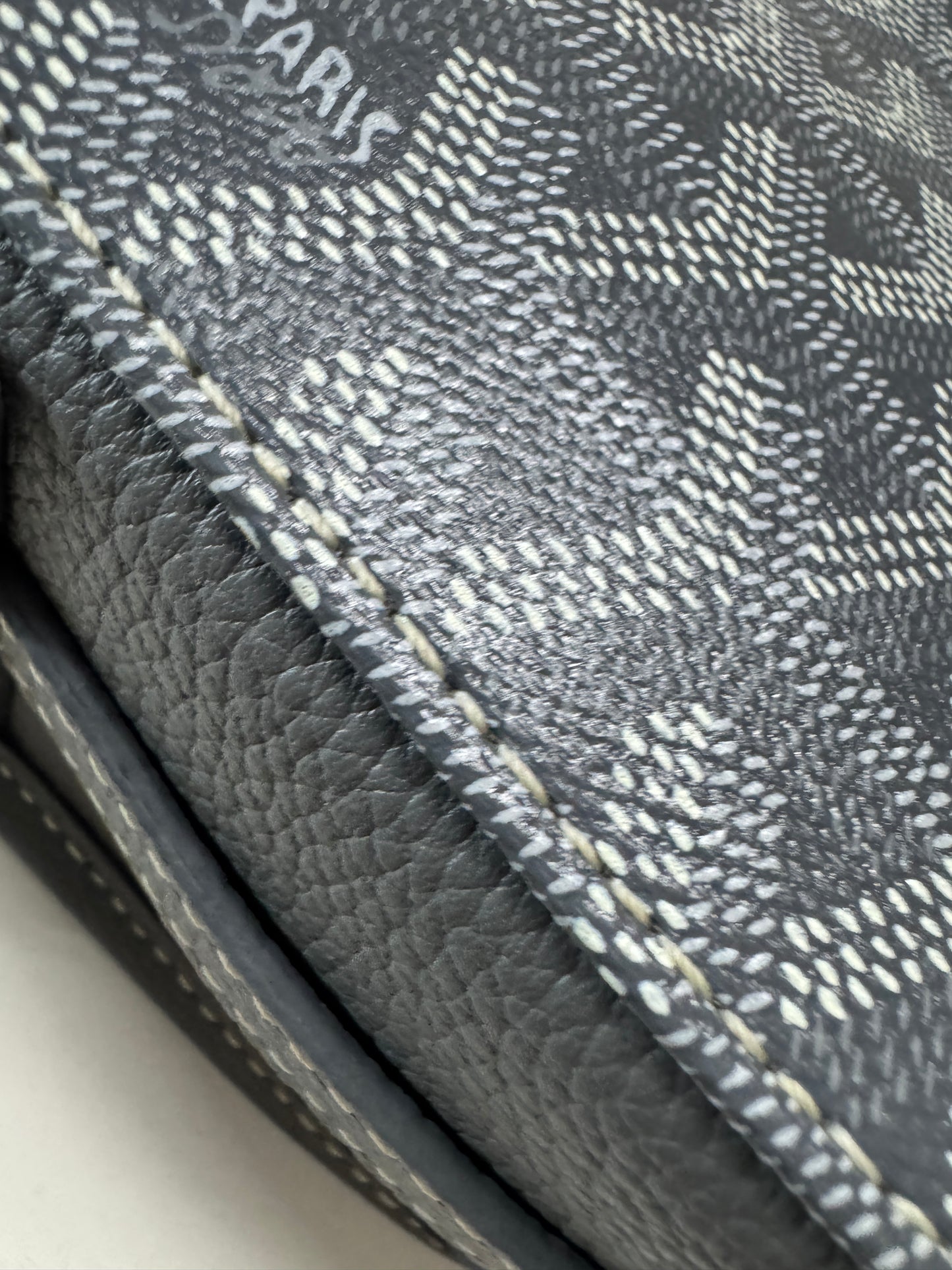 GOYARD Belvedere 郵差包 灰色 PM