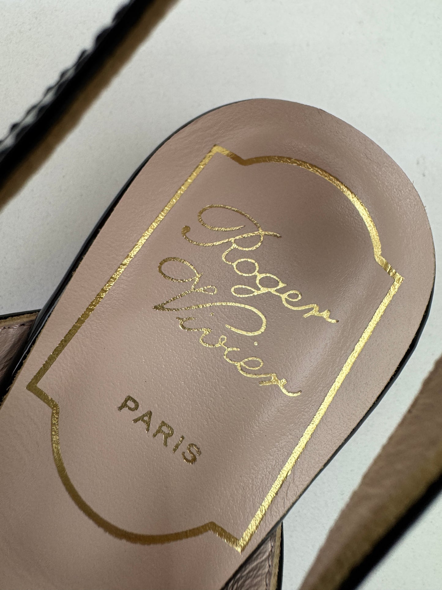 RV Slingback 漆皮黑色