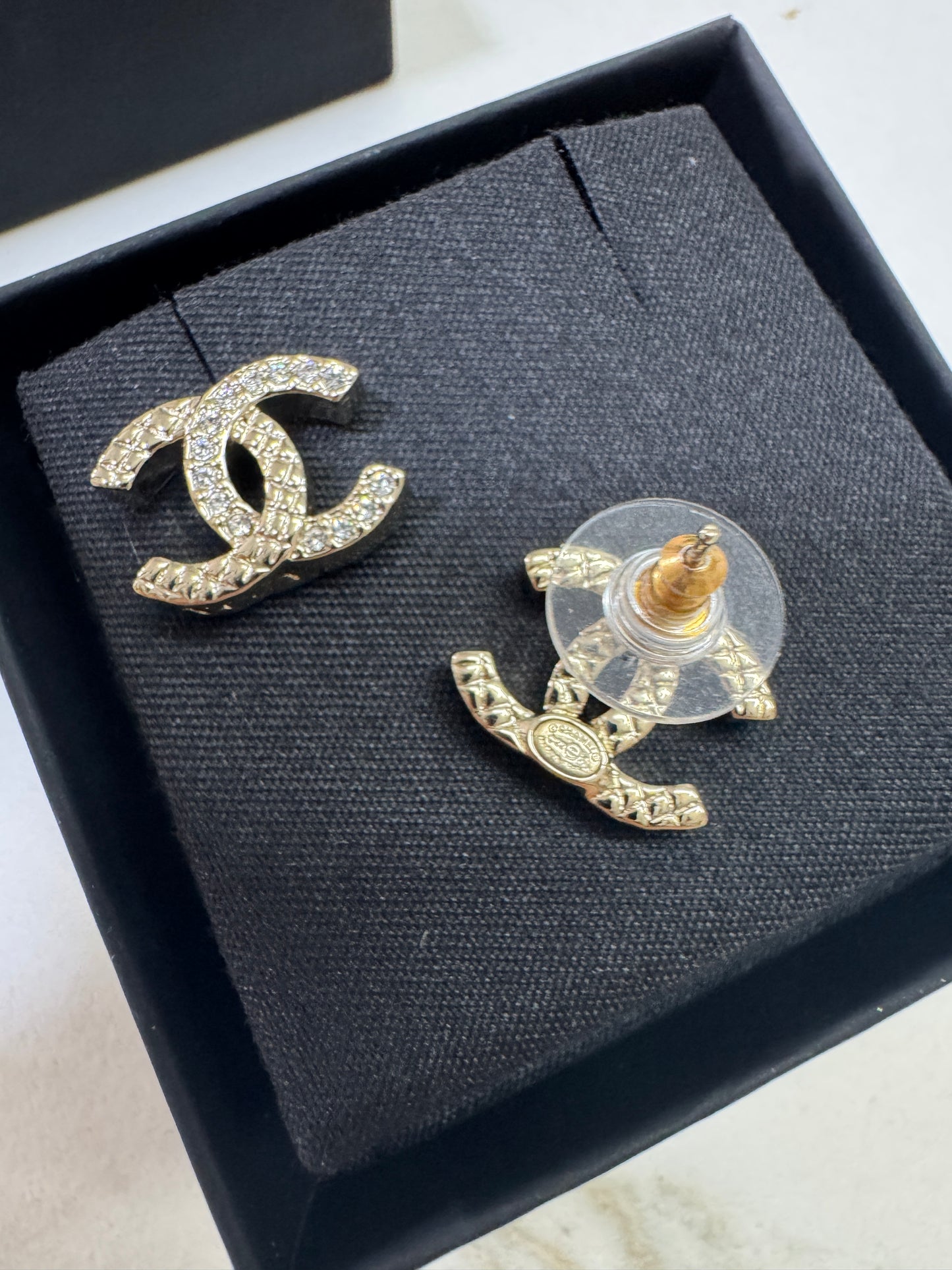 CHANEL 22K 菱格拼水鑽耳環