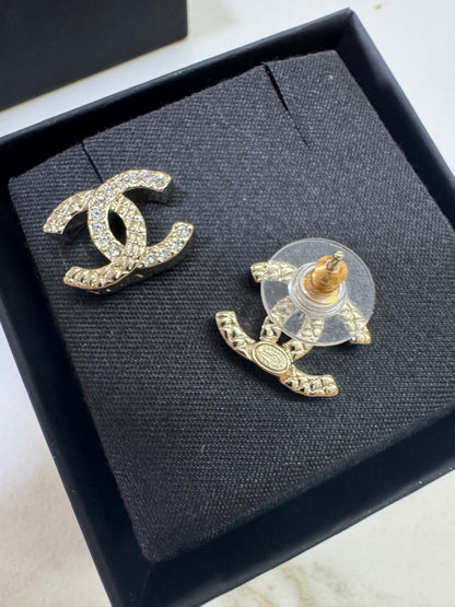 CHANEL 22K 菱格拼水鑽耳環