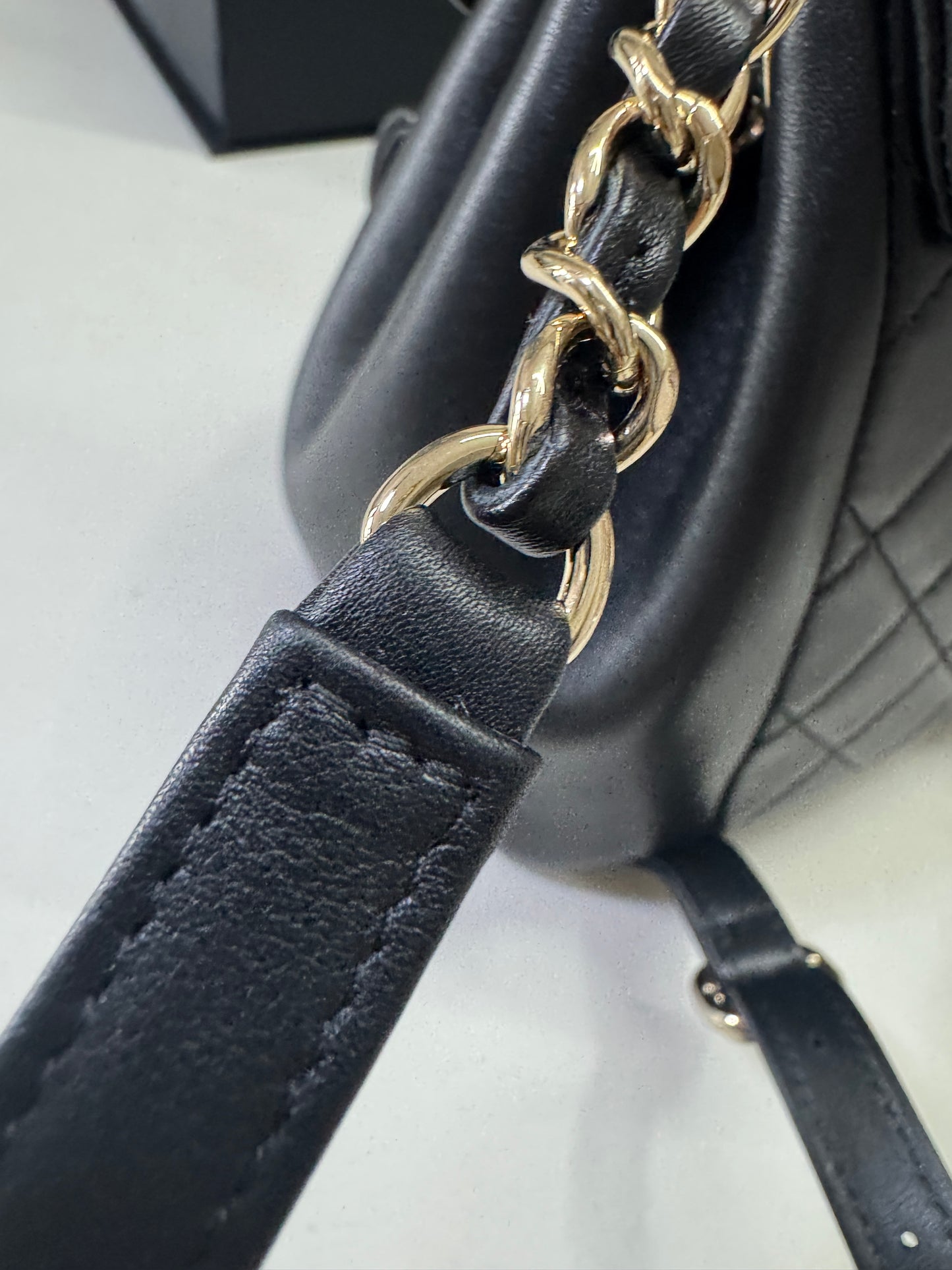 CHANEL Duma 胎牛皮 黑色 Small