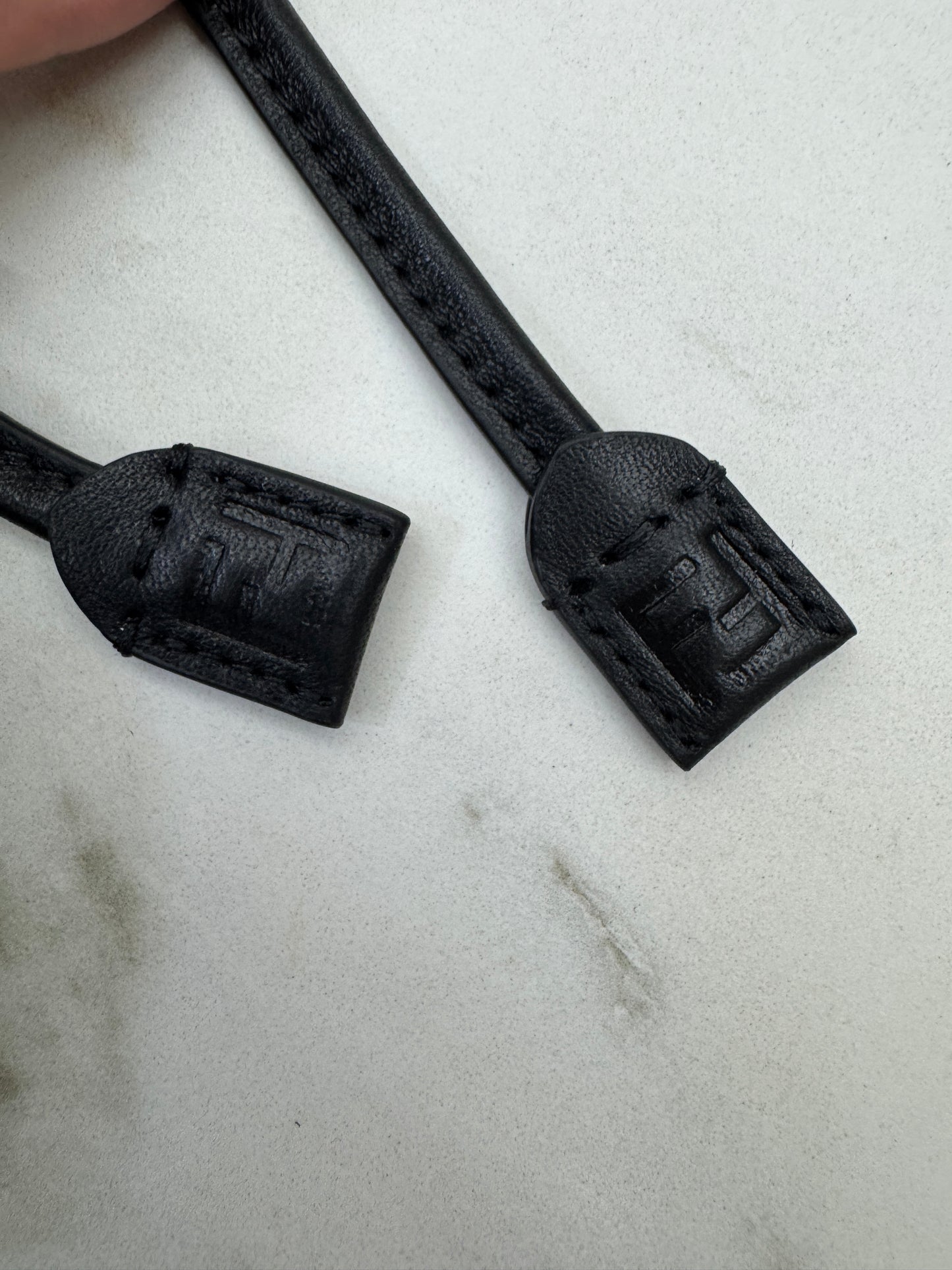 FENDI Mamma Baguette 黑色 Medium