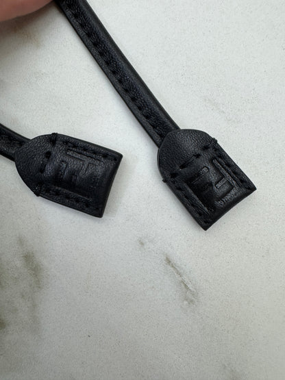 FENDI Mamma Baguette 黑色 Medium