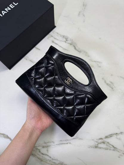 CHANEL 31Bag Nano 黑色油臘羊皮