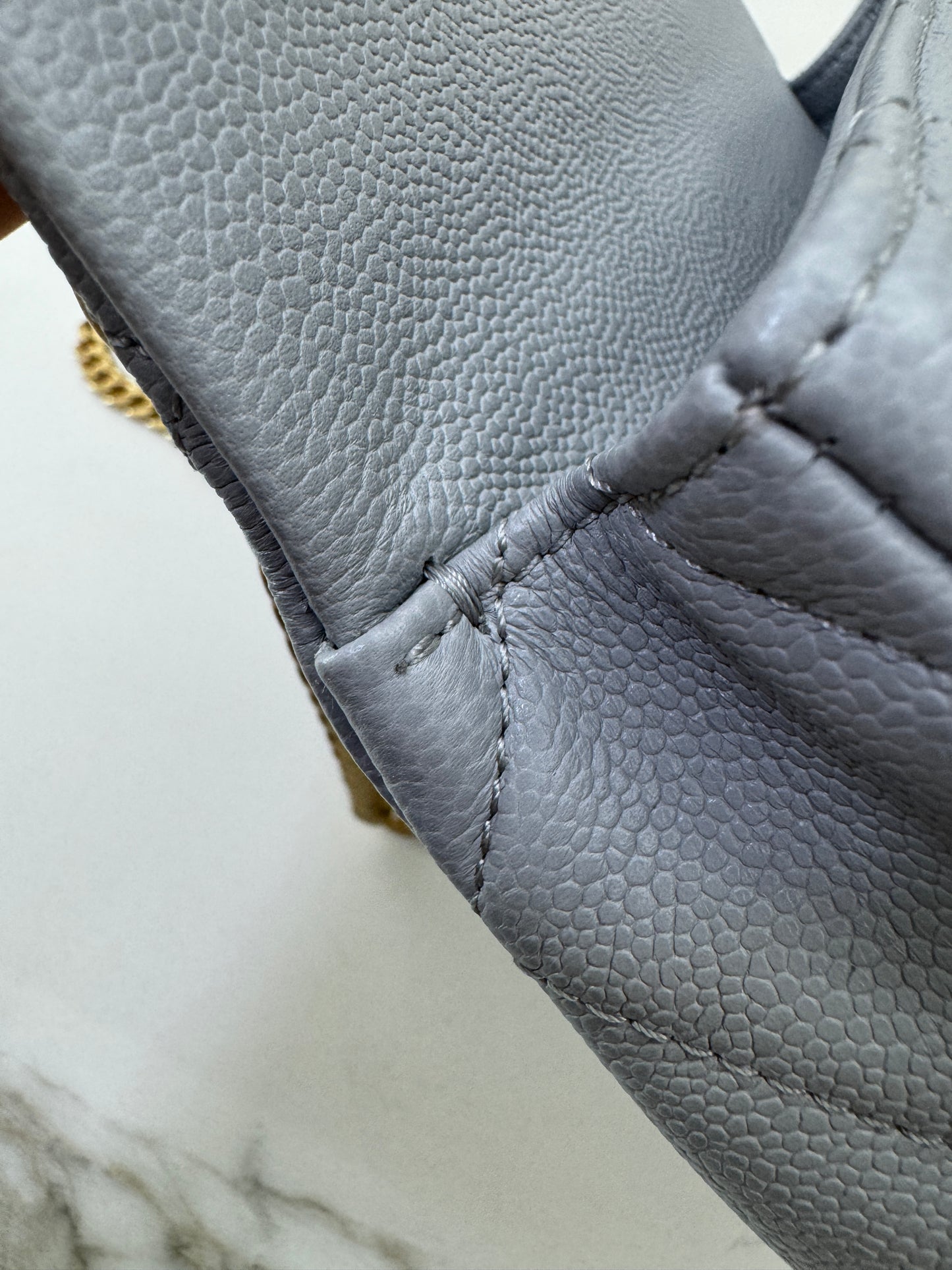 CHANEL 愛心金球 灰色 Mini Flap Bag 20cm