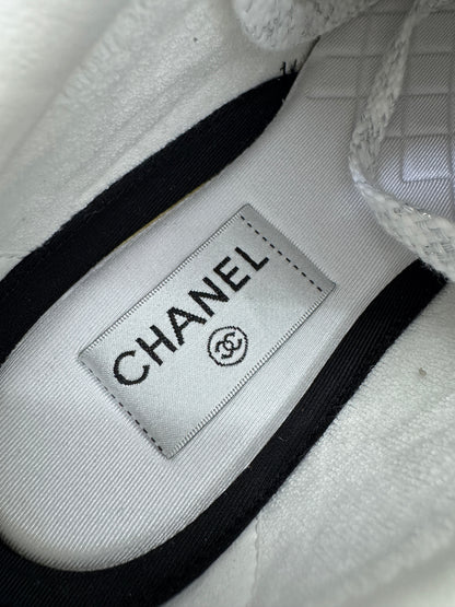CHANEL 銀白色粗花呢Tweed Sneakers
