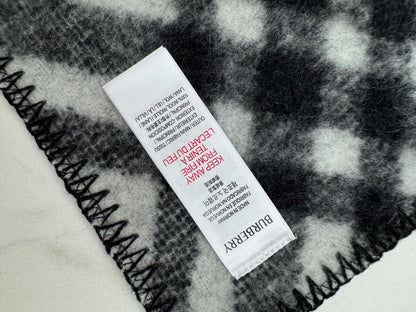 BURBERRY Check Wool Scarf 黑白色